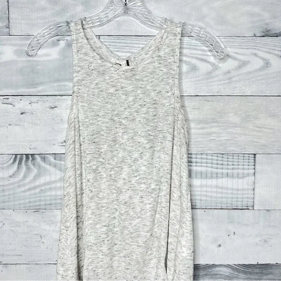 🍭 Akemi + Kim Lace Up Tank - Picture 4 of 8